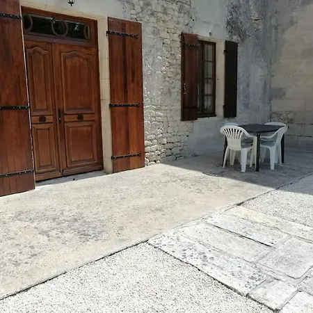Holiday home Maison Charentaise Pons