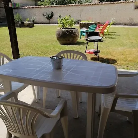Maison Charentaise Holiday home *