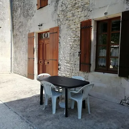 Maison Charentaise Holiday home *